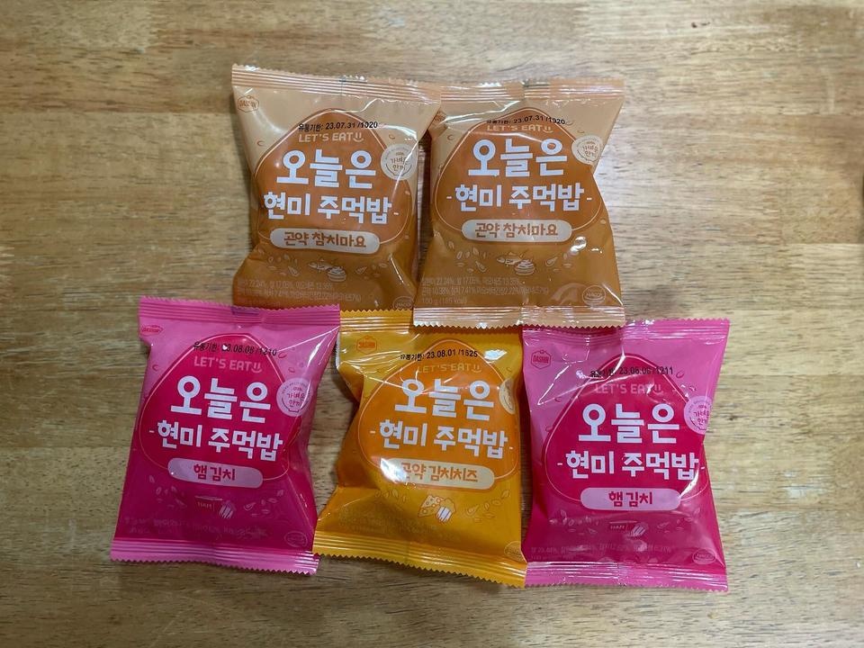 햄김치 참치 요거 세가지 구매했는데 김치치즈가 제일 맛있는것 같아요. 밥도 찰지고 맛도 좋은데 양이 적어...