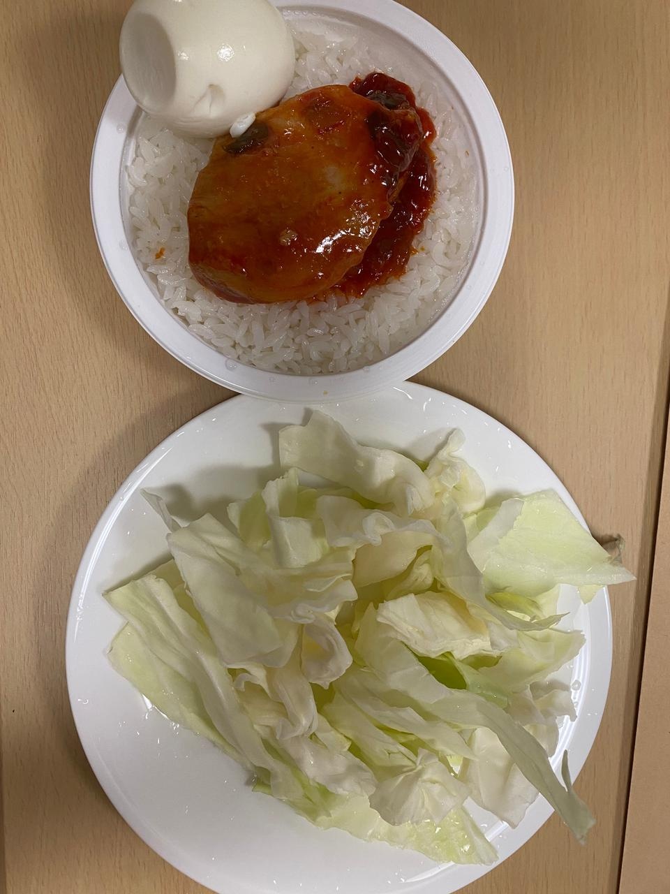 밥이랑 먹으면 진짜 꿀맛이구요
닭도 부드러워서 닭다리살 같아요ㅠㅠㅜ 최고네요