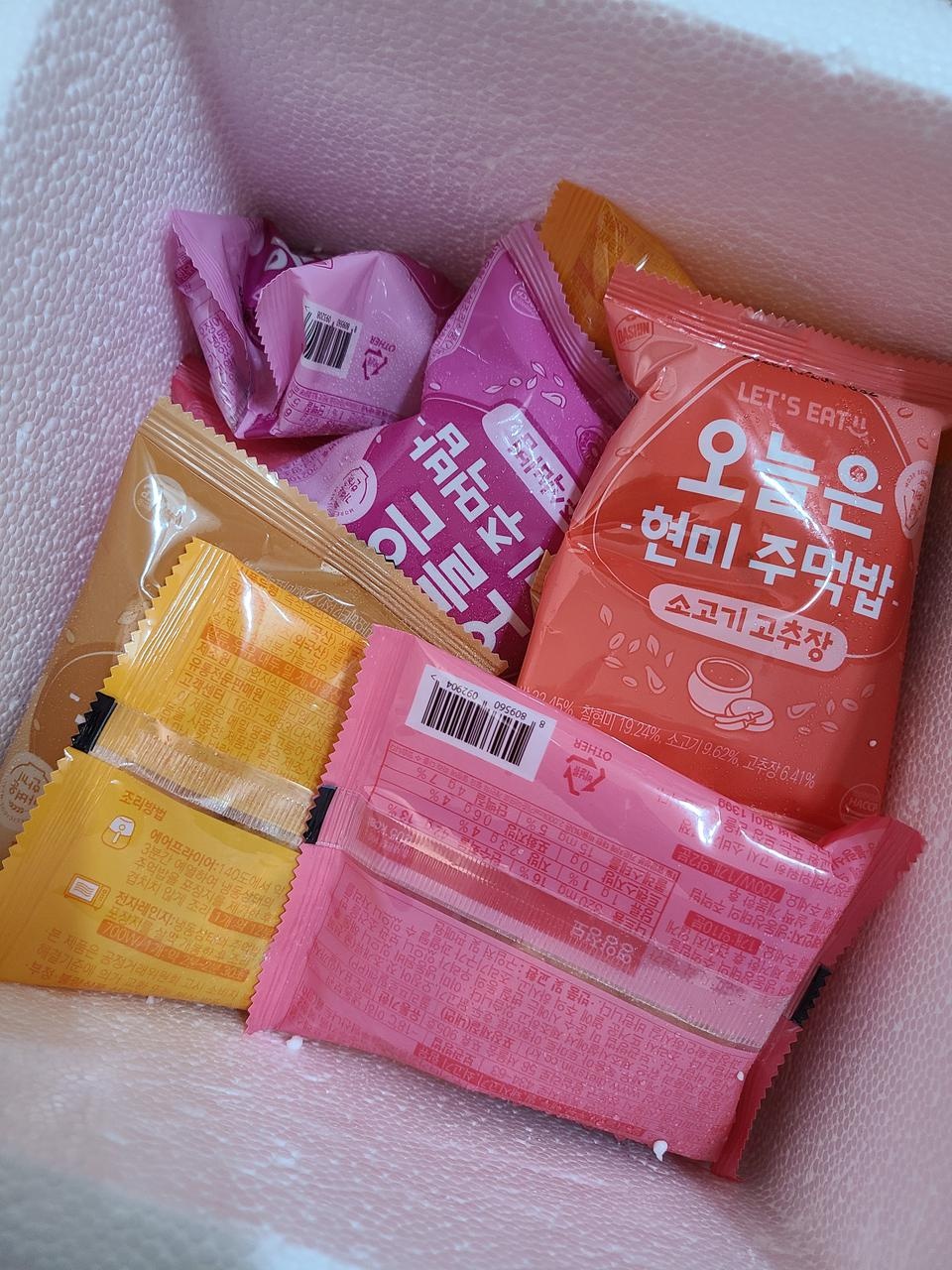 별그램에 광고가 하도 떠서 너무 맛있어보이길래 구입했어요.
광고 잘 안 믿는 편인데 광고 그대로 알차고 ...
