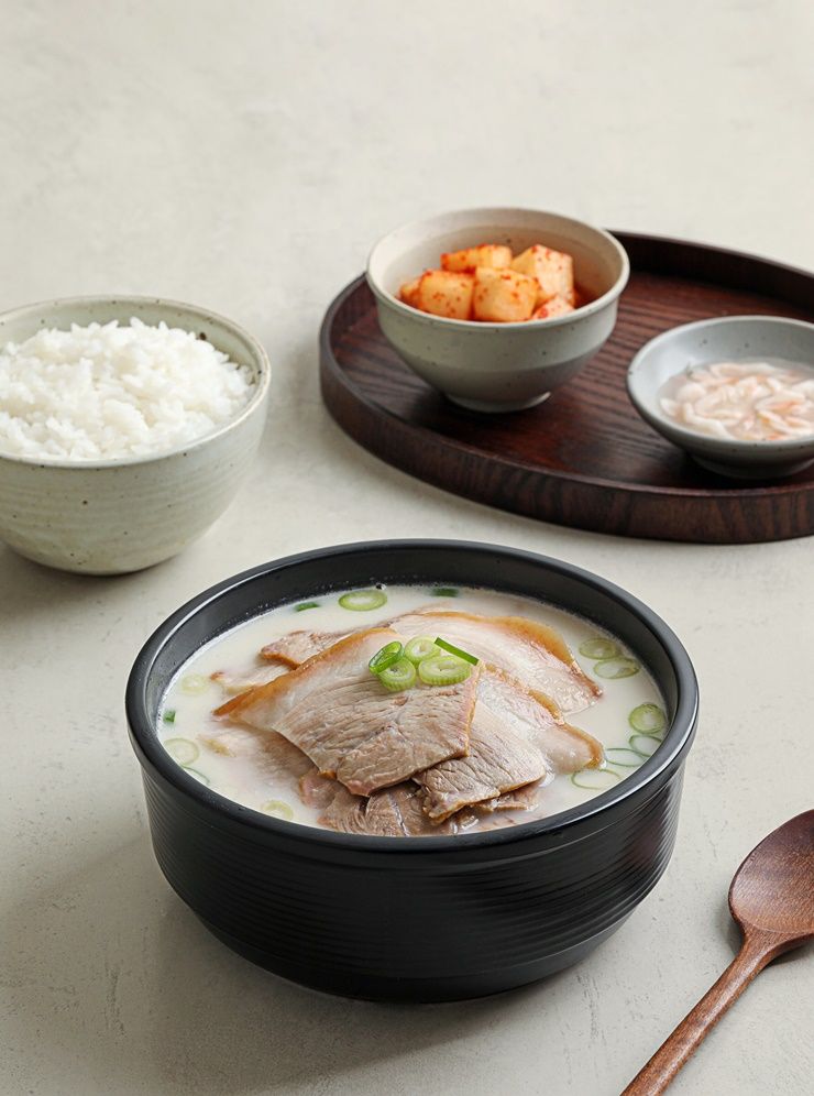 든든한 한끼로, 살코기 잔뜩 든 이 `국밥` 한그릇?
