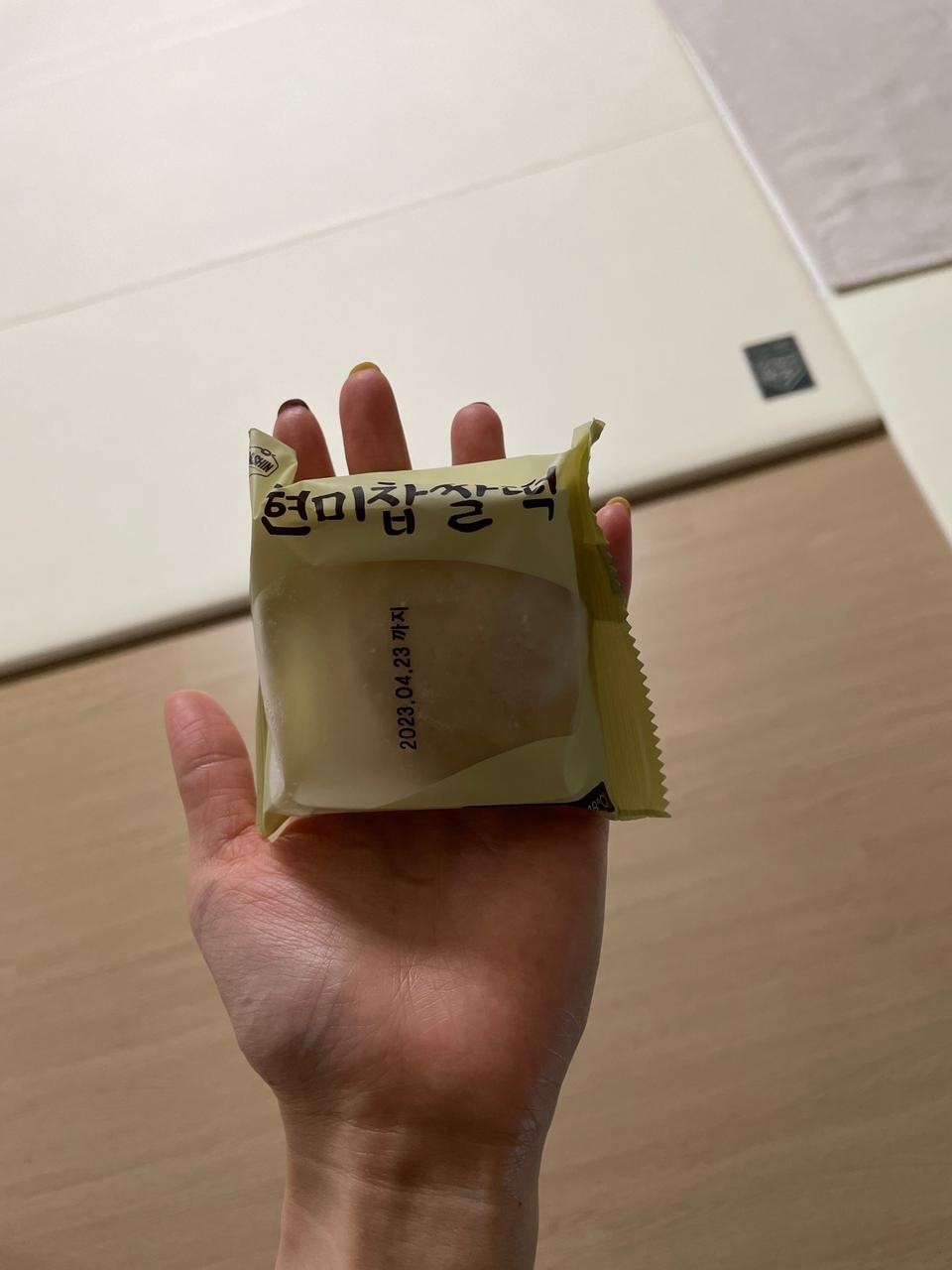 너무 맛있어서 일부일간 5상자나 구매하네요;; 팥보다 크림치즈가 왕창들어있어서 살짝녹아 먹으면 아이스크...