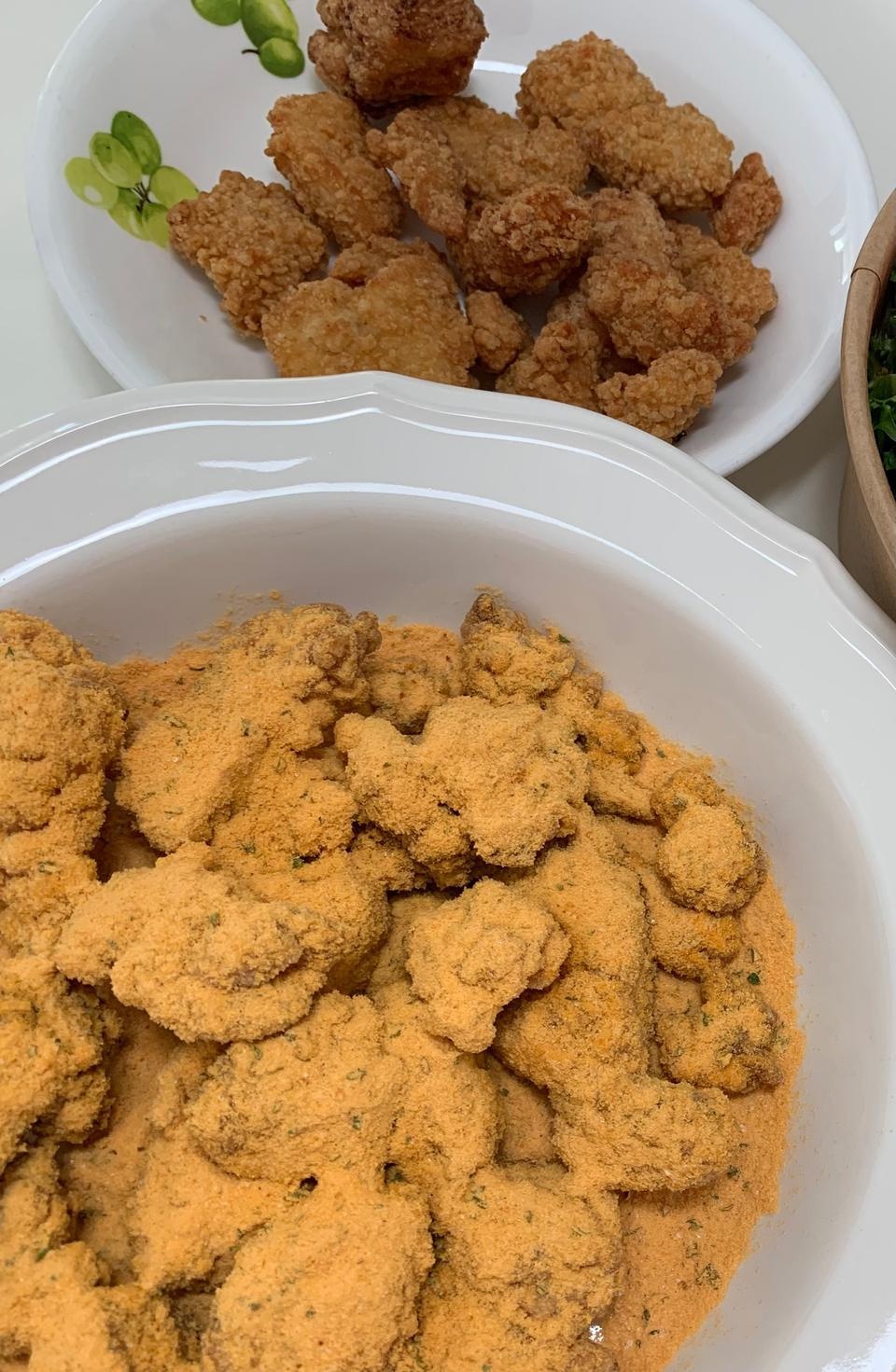 세번째 구매에요!! 식단으로 닭가슴살볼도 좋고 치킨도 너무 맛있어요ㅜㅜ