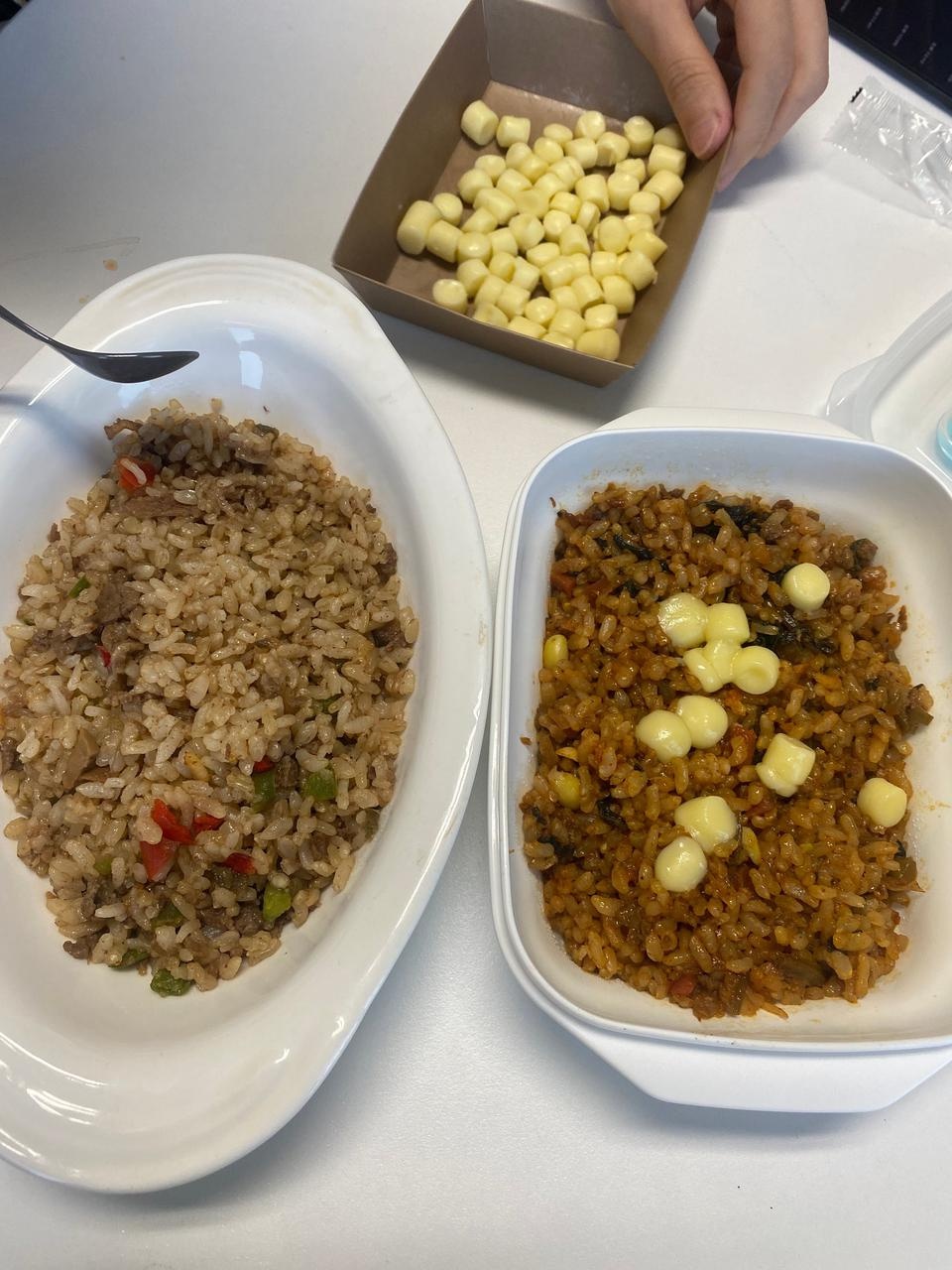 존맛입니다 ^^ 롤치즈를 얹어서 먹어봤어요
우둔살이 젤 비싸지만 포만감이 젤 조은듯 해요