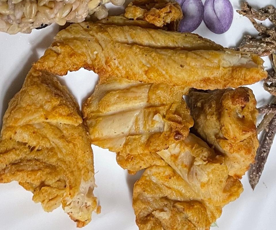 사진은 커리맛. 성분보고 사서 맛은 기대안했는데 하나도 안퍽퍽하고 김치랑 밥이랑 먹으면 존맛탱임