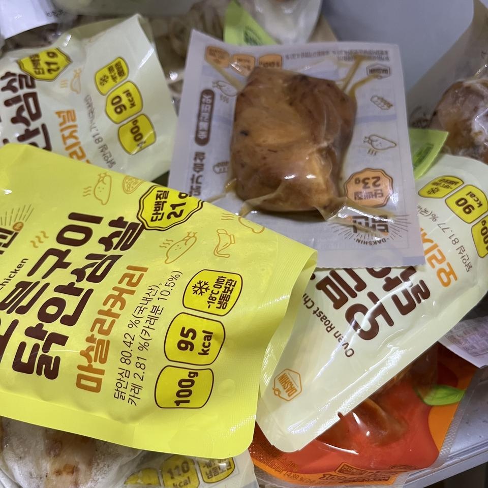 기존에 다른 업체의 갈비 맛을 먹어봐서 비교하려 구매했는데 아직 먹어보지는 못했어요ㅠㅠ! 다른 닭가슴살...