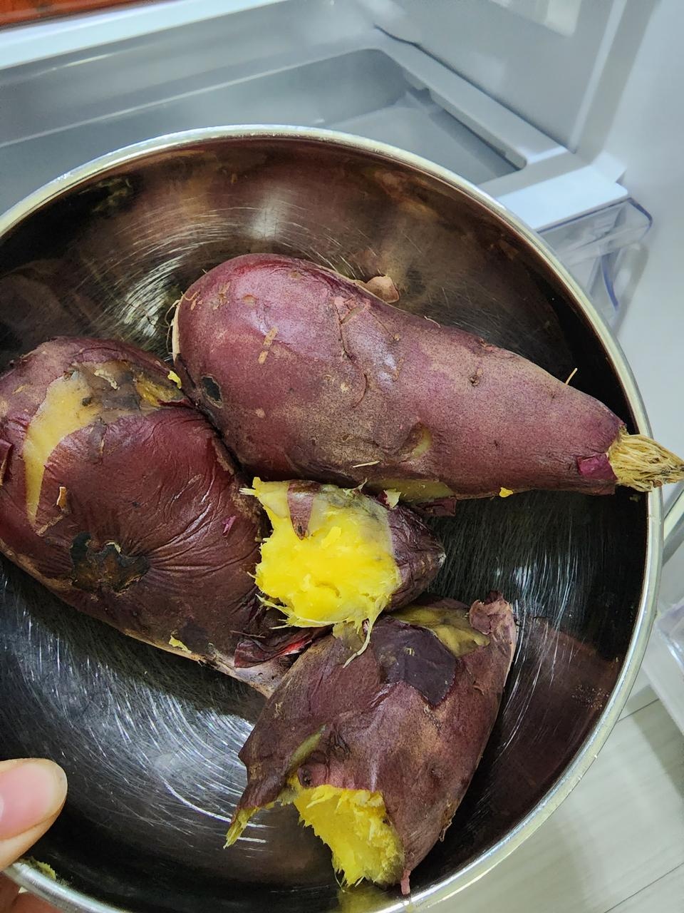 말그대로 쫀득한 고구마간식이에여!!!다이어트한다는 생각보다 그냥 일반간식 먹는다는 생각이 들어 수월하...