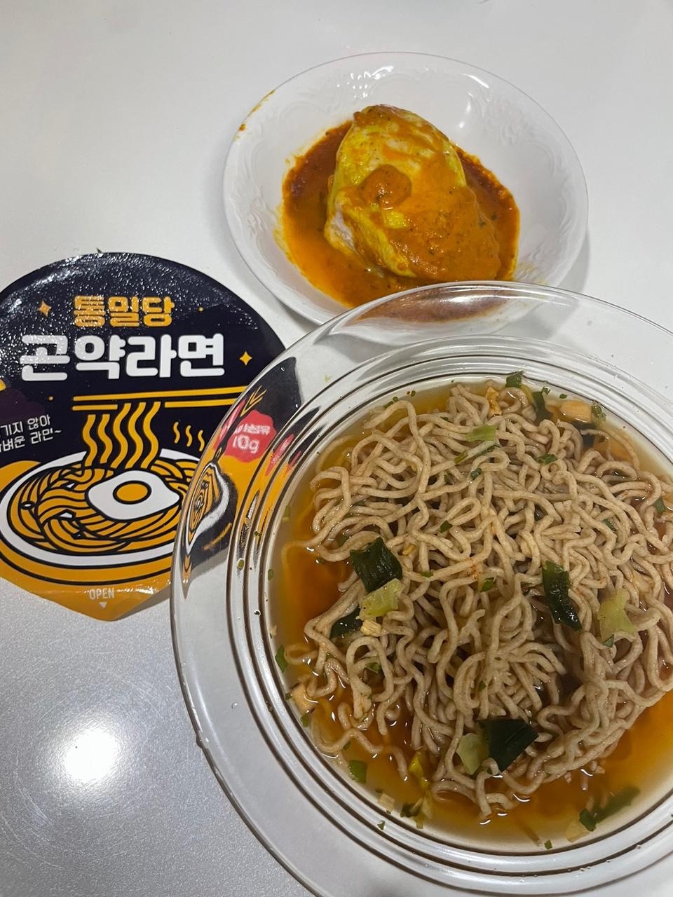 그냥 라면처럼 맛있어요ㅎㅎ 끓여서 먹는걸로도 나와줬으면 하는 마음이에요 행복한 다이어터 입니다:)