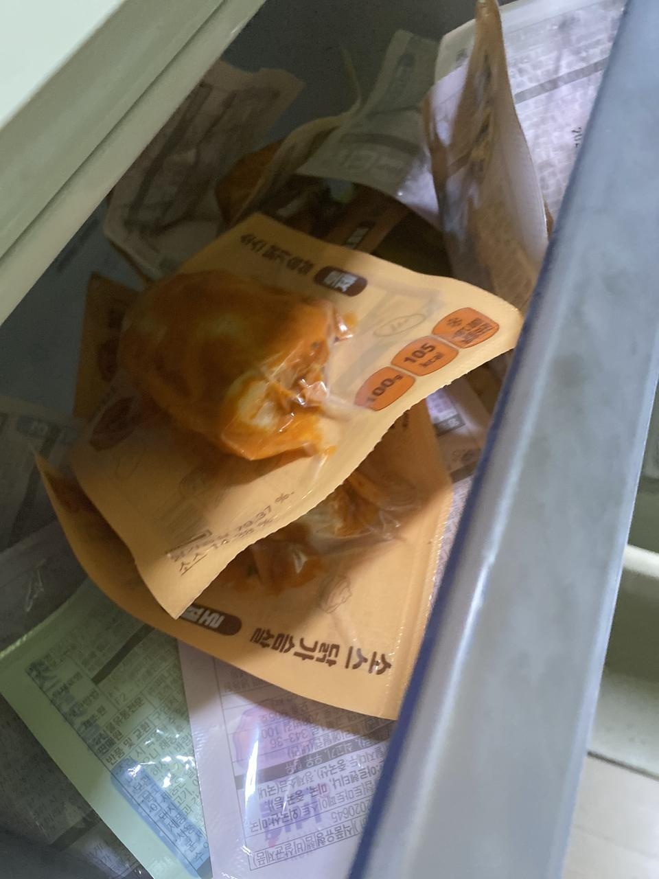 닭가슴살이라거 생각 안될정도로 부드럽고
소스가 있어서 맛있게 먹을 수 있어서 좋아요