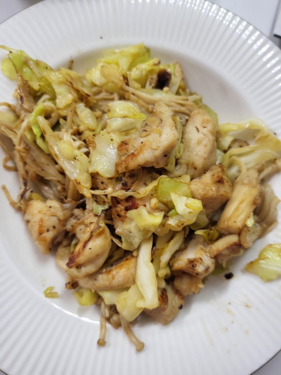 야들하니 맛있어요 질리지않고 다이어트아니고 고기먹는 느낌이여서 또사러왔음