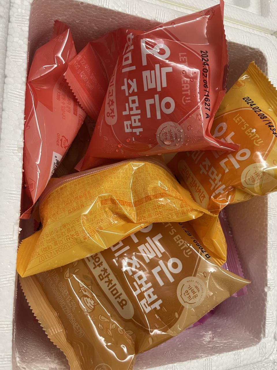 에어프라이어에 데웠는데 겉바속촉에 맛있었어요. 아침 저녁에 간단 식사대용으로 먹기 좋습니다
