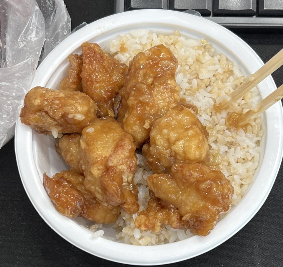 일단 닭가슴살이라 좋고 전자레인지에 돌려먹어도 맛있어요