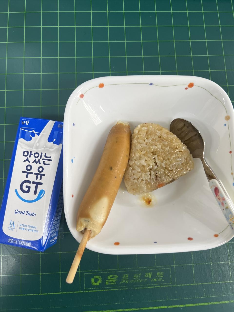 우연히 보게되어 구매했다 지금 세번째로 구매했습니다.
참치마요>소고기고추장>전주비빔>햄김치&g...