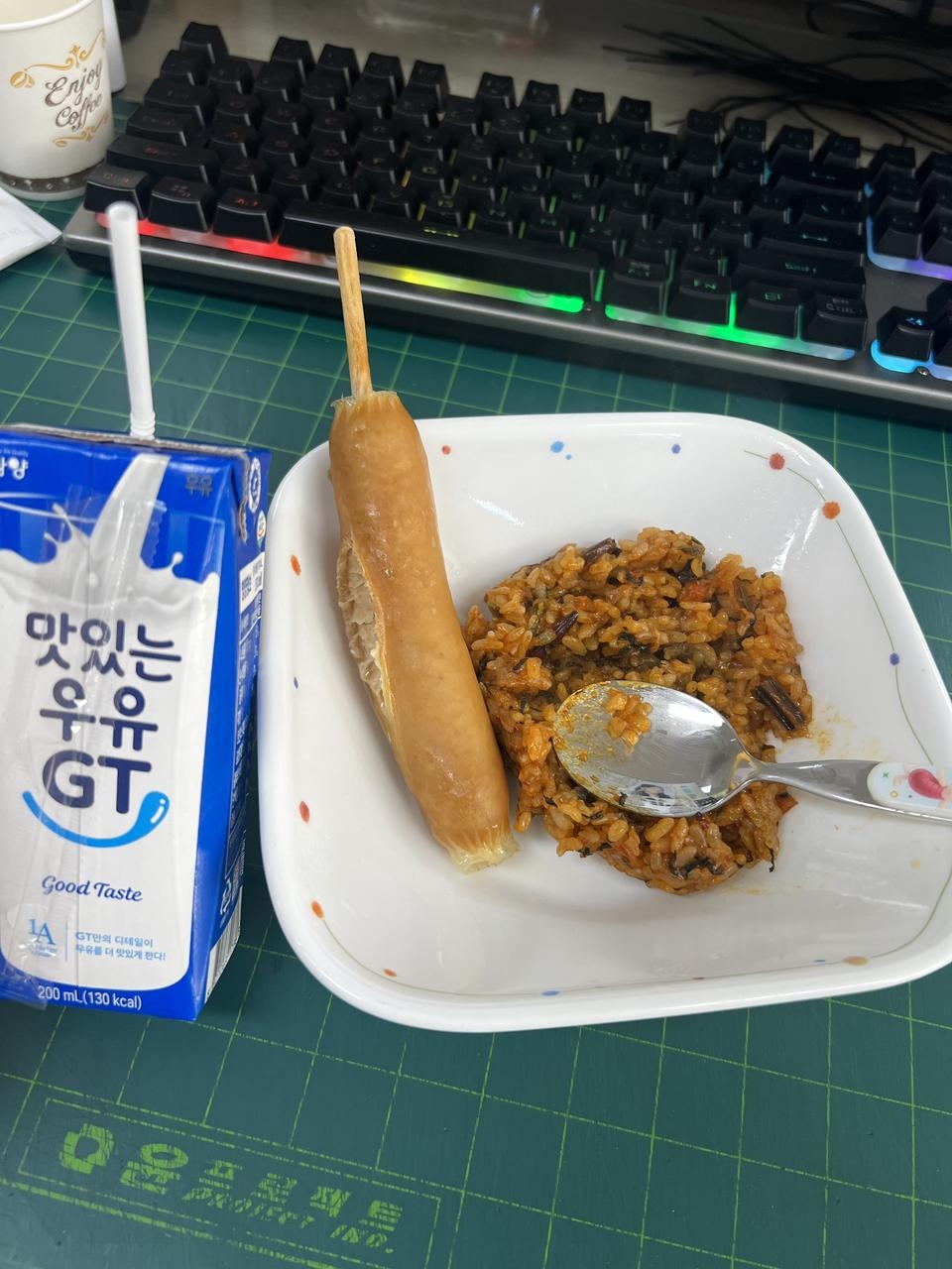 우연히 보게되어 구매했다 지금 세번째로 구매했습니다.
참치마요>소고기고추장>전주비빔>햄김치&g...