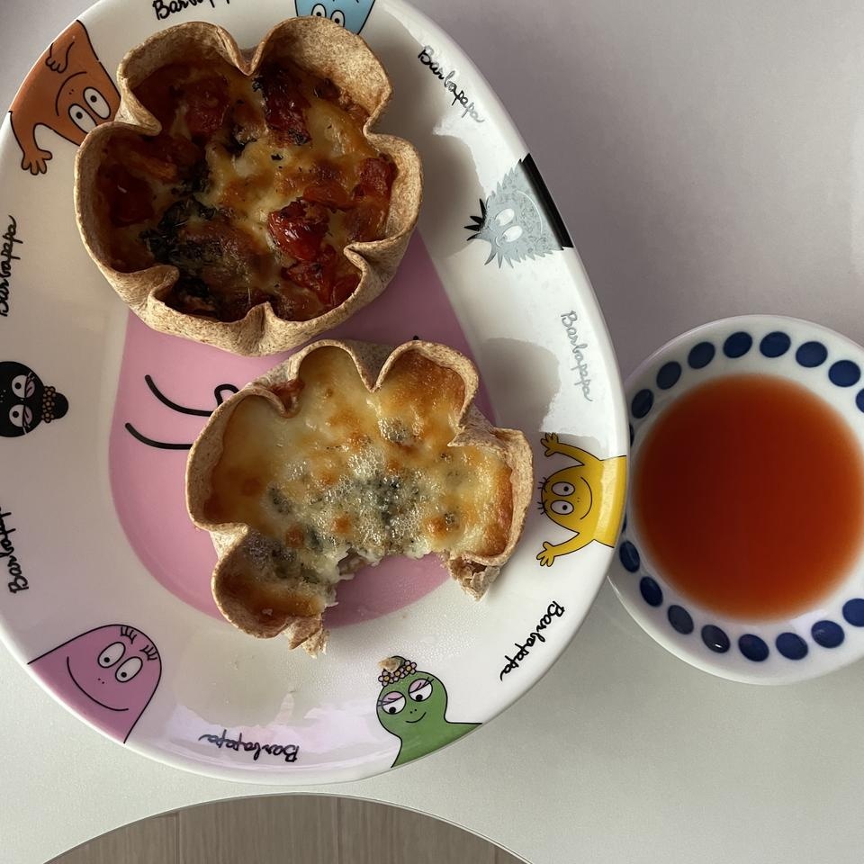 맛있어서 한개 가지고 안됨 ㅜㅜ 피자 좋아하는데 완전 맛있어여