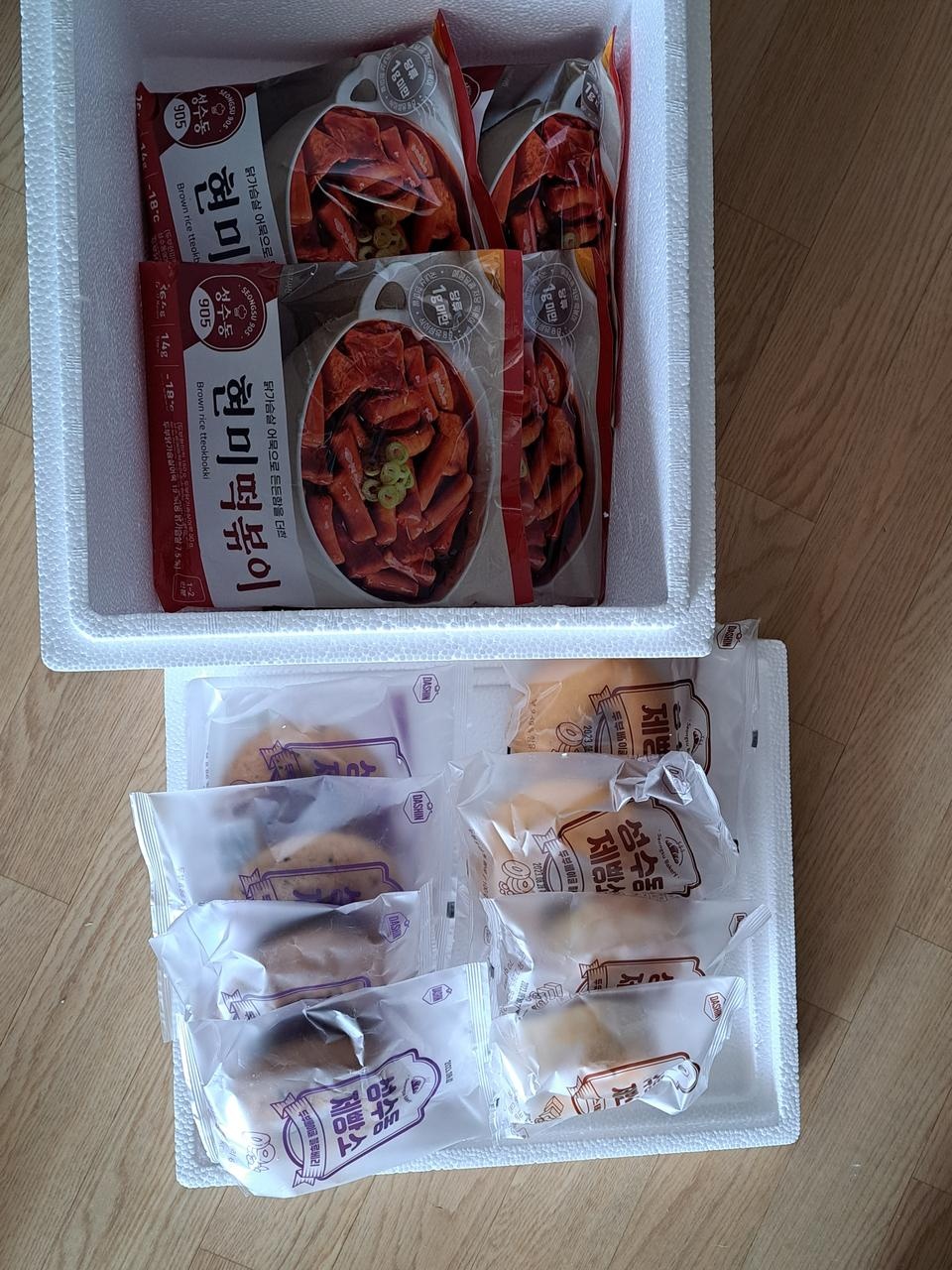받자마자 현미떡볶이 바로 해서 먹었네요
다요트할때 젤루 땡기는게 떡볶인데 좀 덜 양심적으로 먹을수 있을...