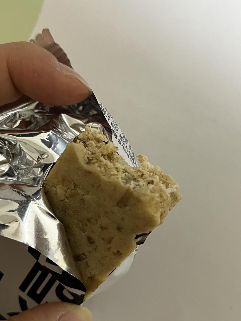생각보다 맛있어요 별로 안퍽퍽하고 은근 포만감 있어요 당 6g이면 전 만족합니다 ㅎ