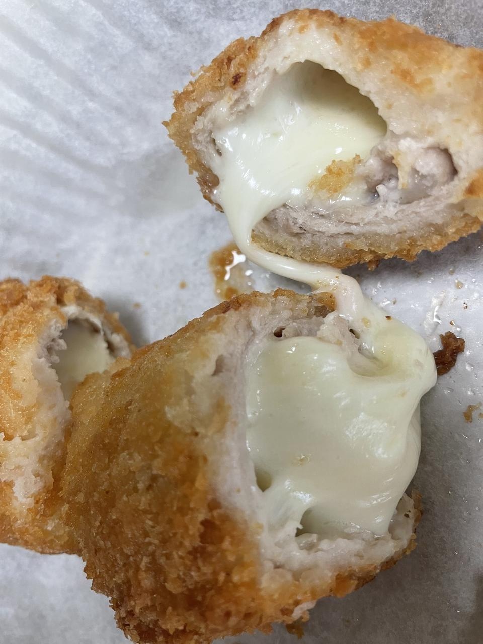 맛 좋아요 등심은 튀김옷이 좀 두꺼운것 같아서 아쉽긴해요