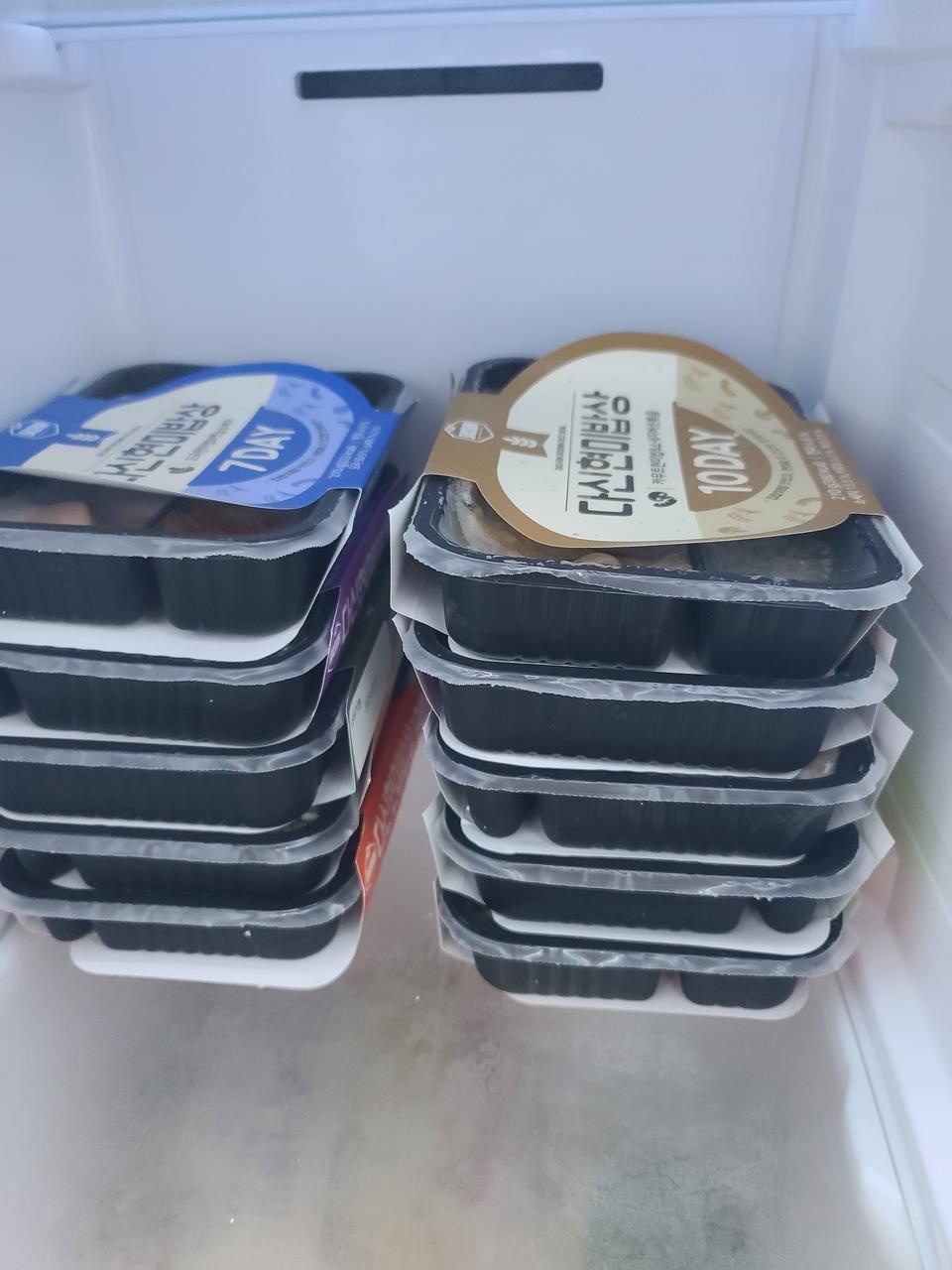 맛은 몰라요. 다이어트가 목적이라 그냥 먹는중요. ㅠㅠ