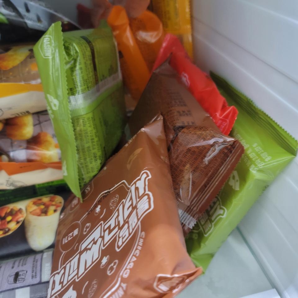 아직 먹어보진 않았는데 사이즈도 생각보다 작지 않고 구성이 모두 맛볼수 있어서 좋네요 ~