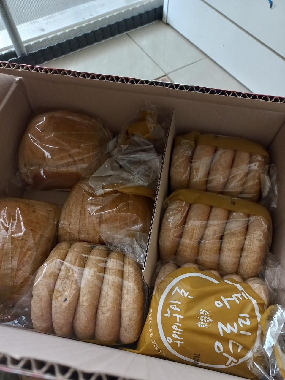 담백 고소하고  건강함  믿고 먹는 최애 빵