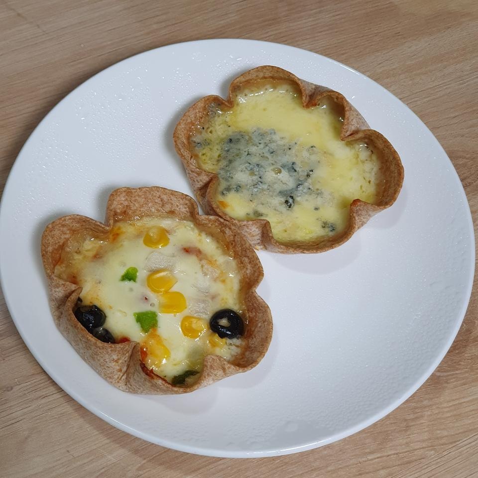 그냥 일반 피자보다 훨씬.맛있는거 같아요~~ 고르곤졸라가 뭐가 없는거같아도 제일 맛있습니다