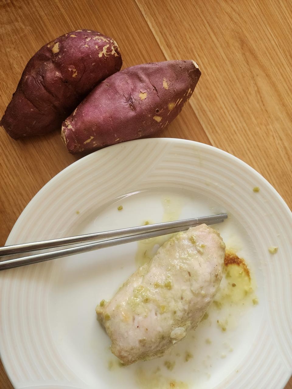 맛있어요~~!! 맛있고 많이 퍽퍽하지않아요ㅎㅎ