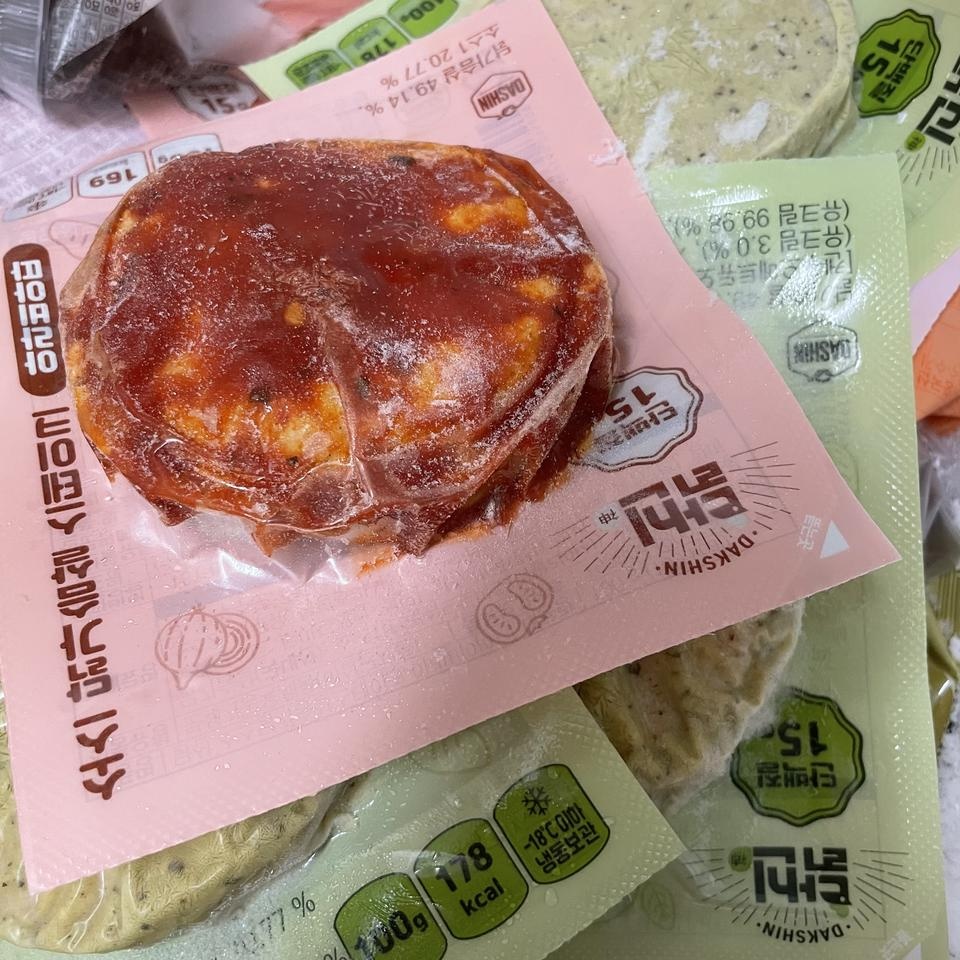 소스닭가슴살 애용하며 비린맛 전혀 없이 맛있게 먹다가 할인도 하고 후기 좋아서 사봤어요!