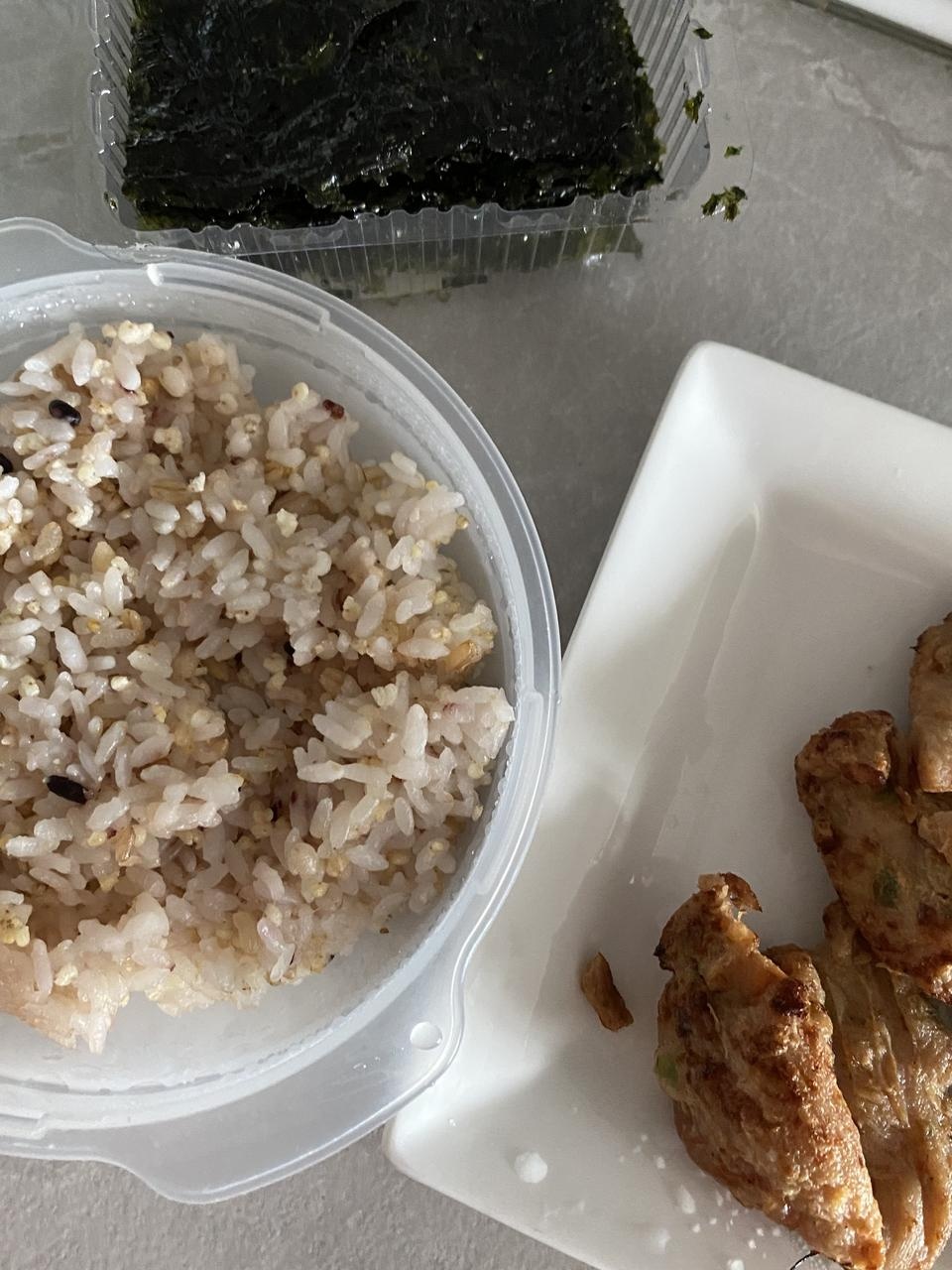 퍽퍽하지않고 맛있어요