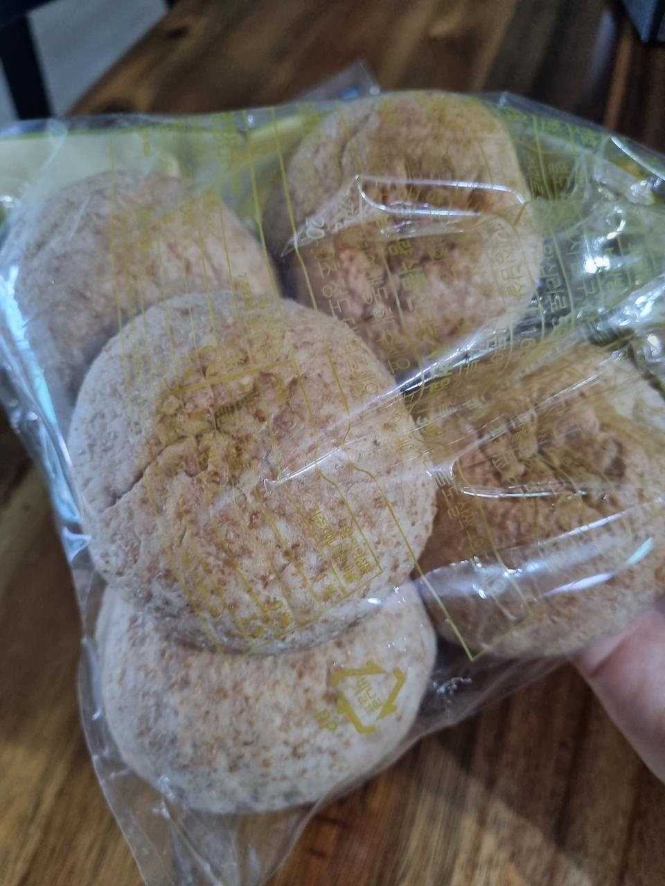 맛있어서 계속 먹게 되네요^^