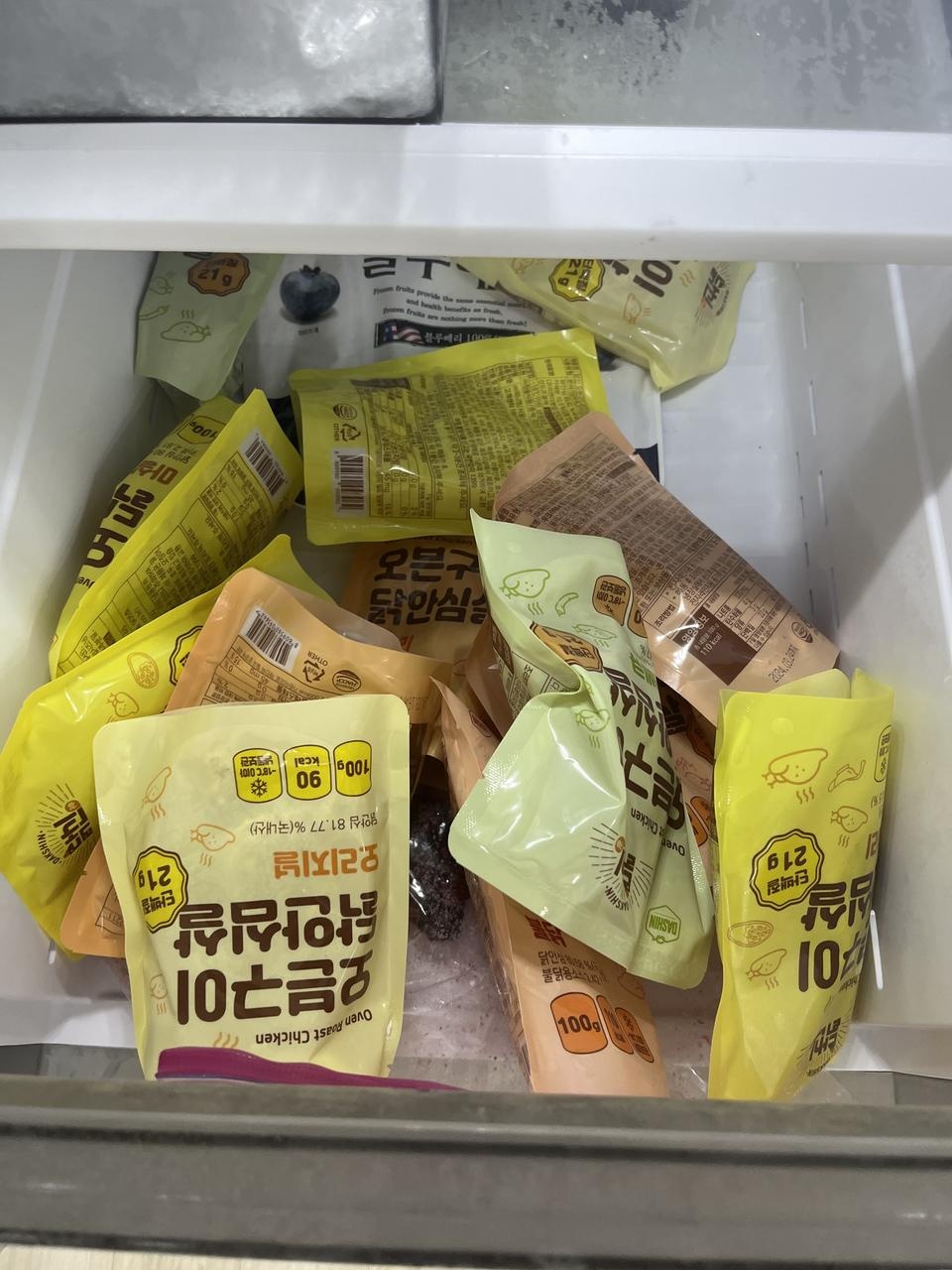 맛있어서 두번쨰 주문이예요. 
닭가슴살처럼 퍽퍽하지 않고 부드러워서 밥 반찬으로도 좋네요. 앞으로 많이 ...