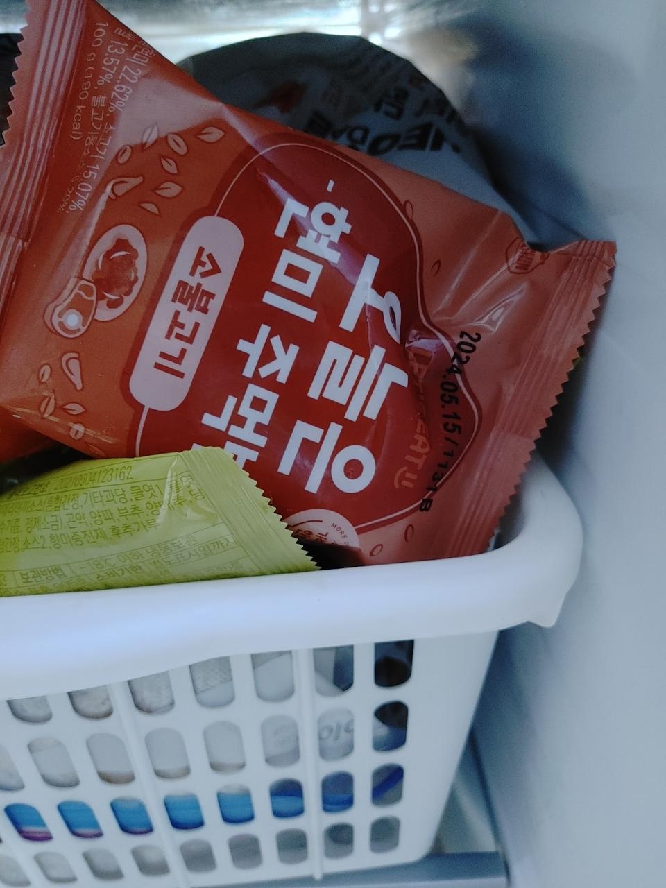 검색해서 알게된 주먹밥 입니다. 리뷰 평이 좋아서 주문했는데 먹어보니 맛이 좋아요. 쫀득쫀득한 식감과 아...