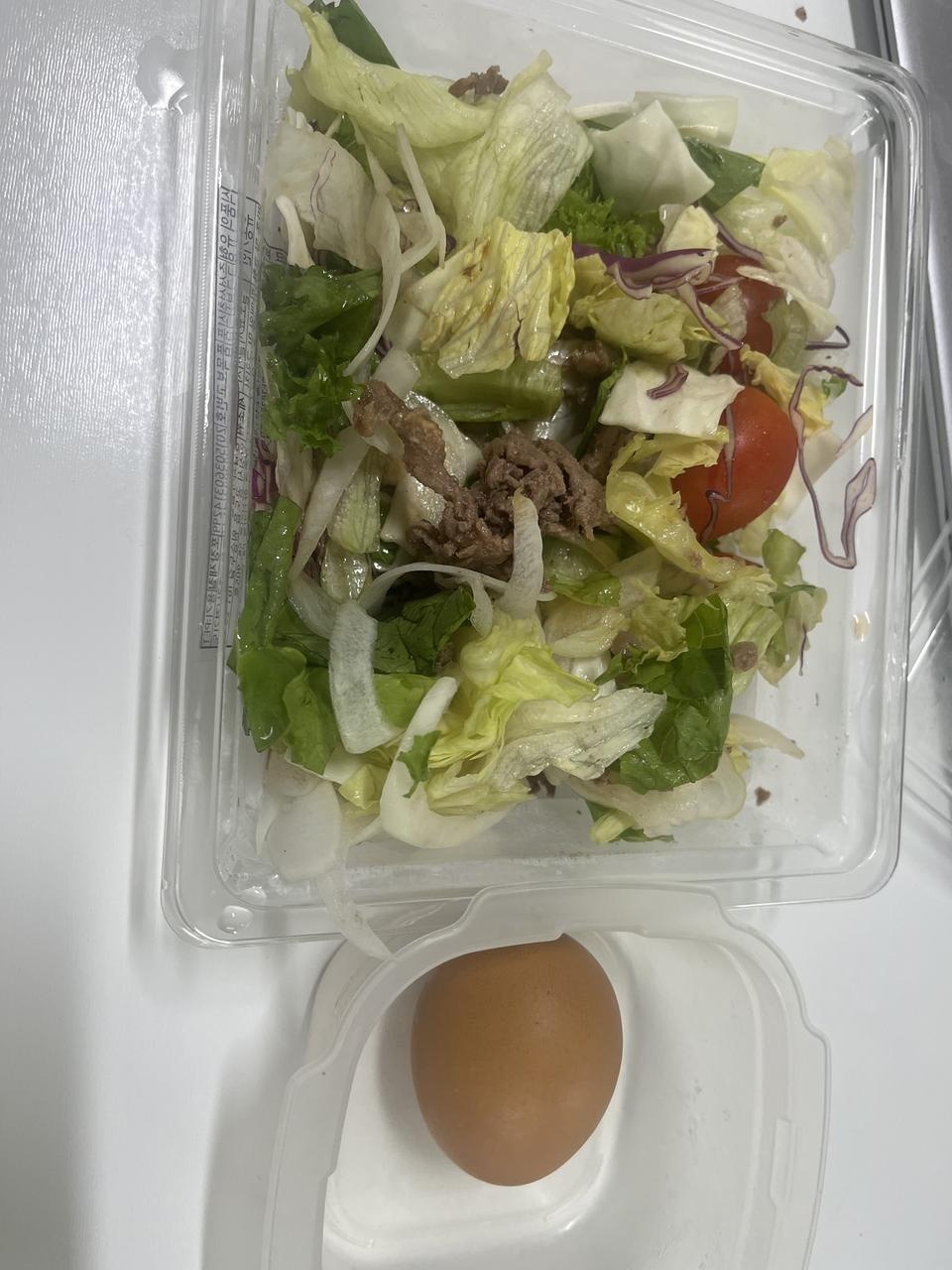 하루하루 맛잇게 먹었어요~
간편하고 좋습니당
하지만 한팩씩만 먹음 넘 배고파서
옆에 뭐 추가해서 꼭 먹어...