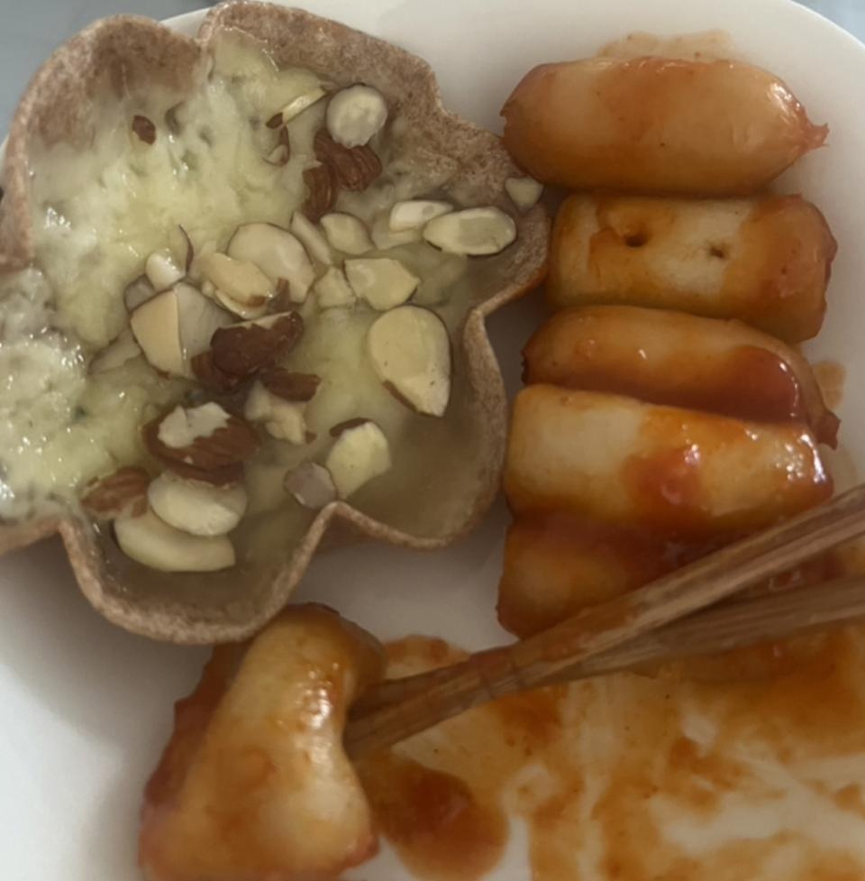 너무 맛있어요 해동안하고 바로 전자레인지에 돌리면 완성입니다