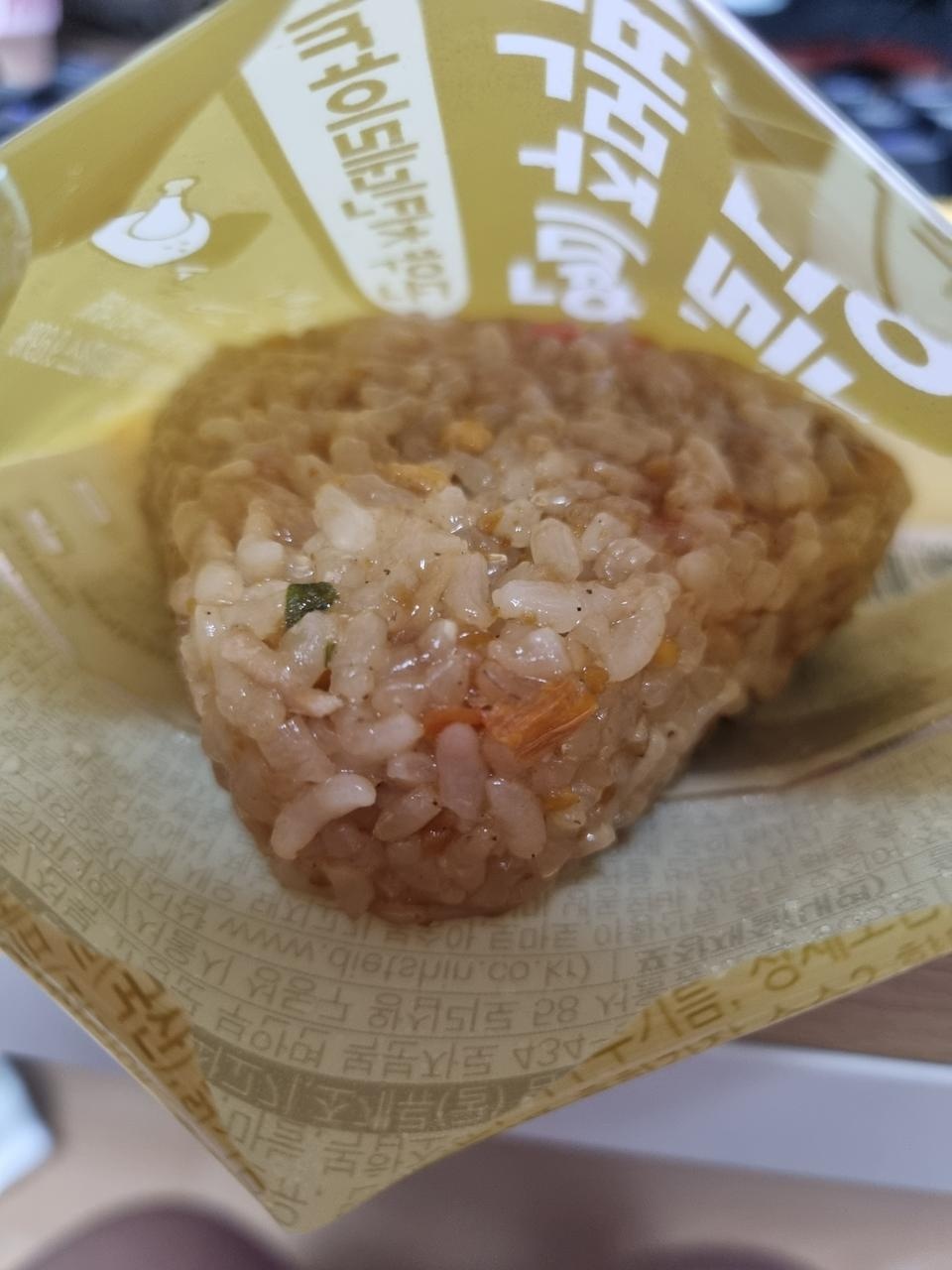 자취생에게 좋은것같아요 아직도 비상식량으로 동생 냉장고에 남아있다네요