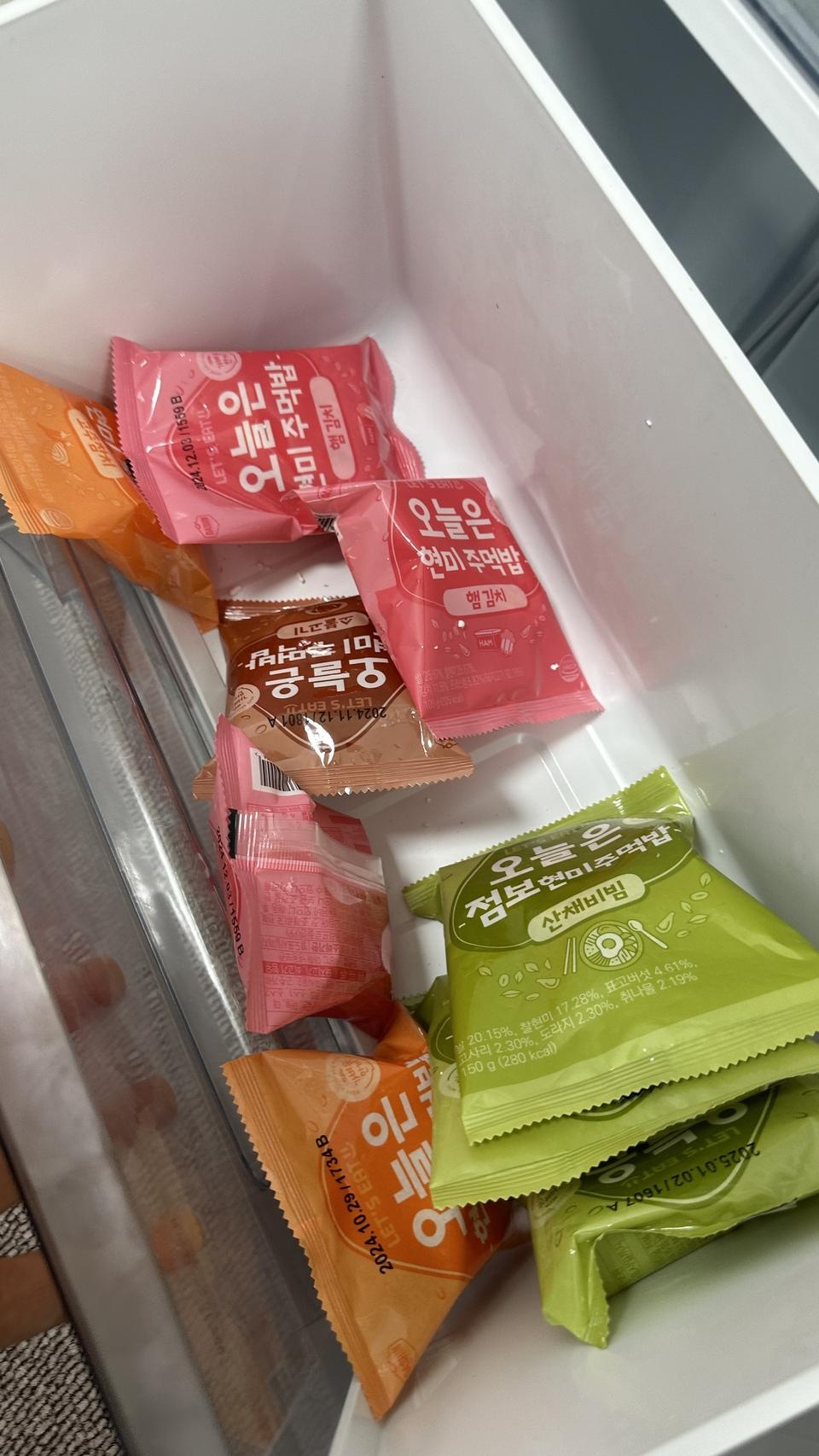 회사에서 다이어트 하려고 점심으로 먹습니다. 맛있고 간편합니다.