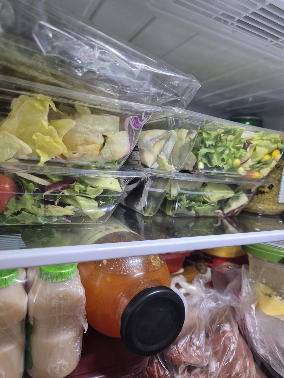 은근 손이 많이 가는 샐러드를 맛도 다르게 골라 먹을 수 있어 좋았어요