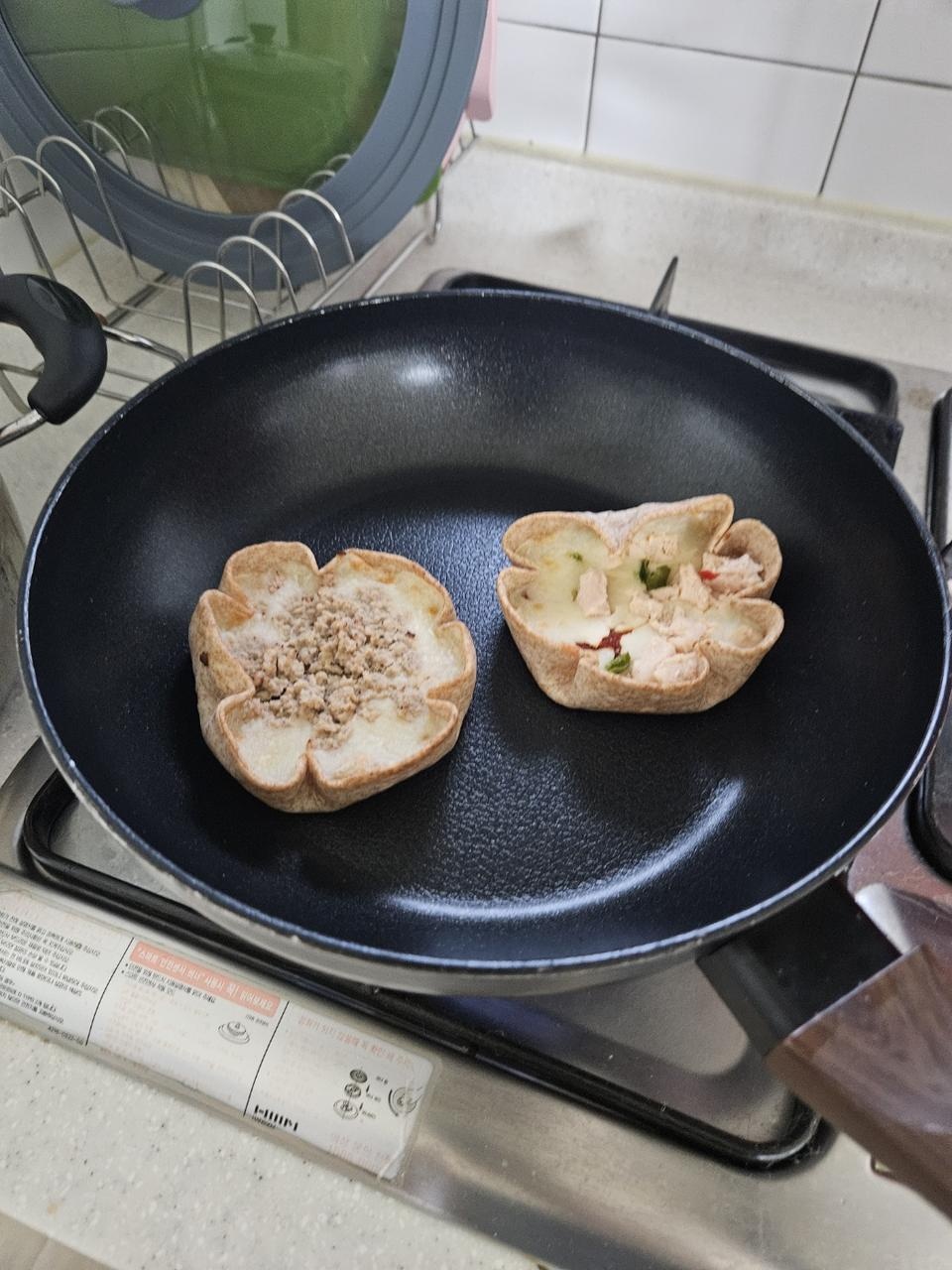 맛있어요. 근데 크기가 좀 작습니다.