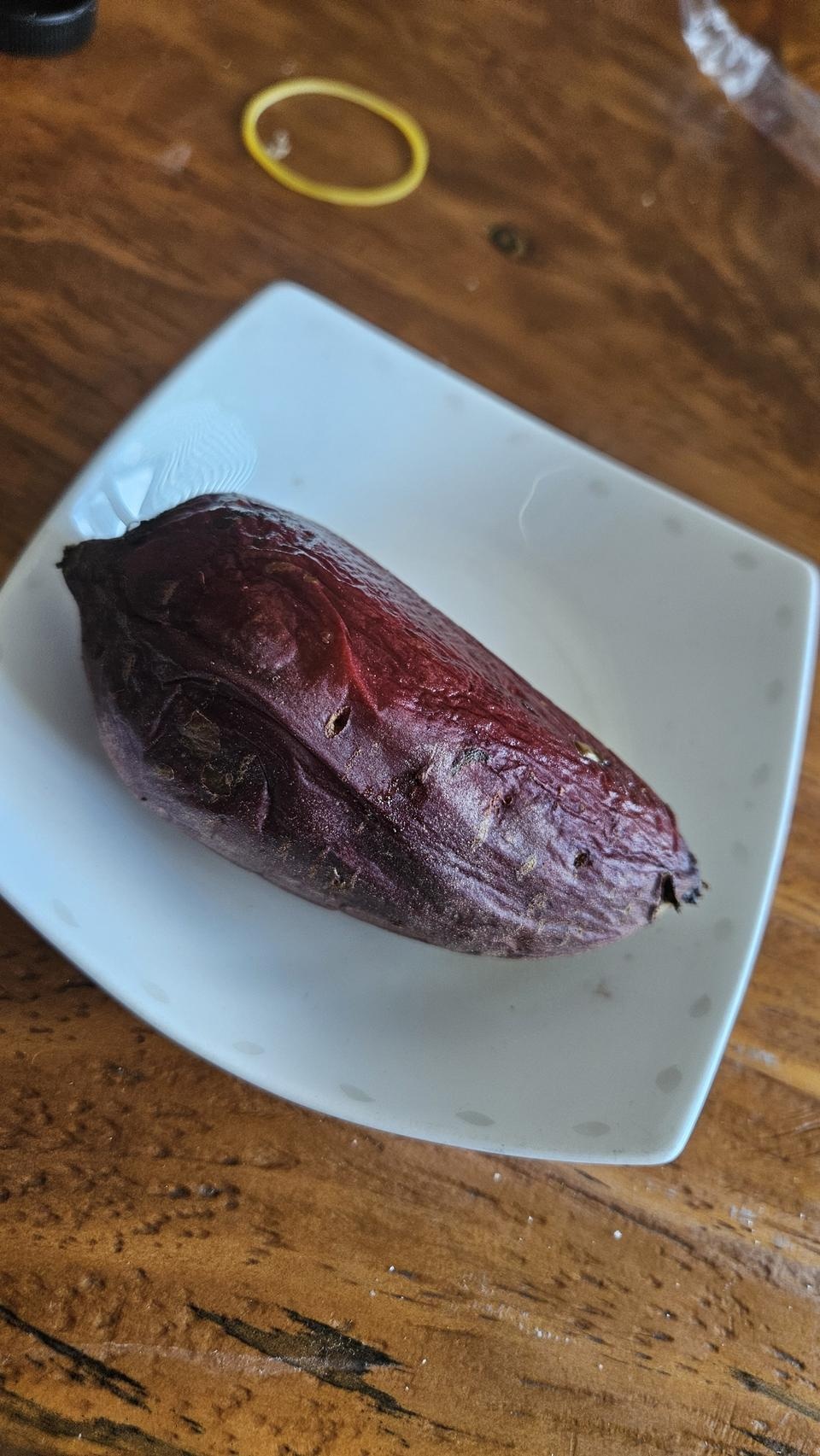 제법 큰 고구마네ㅛ