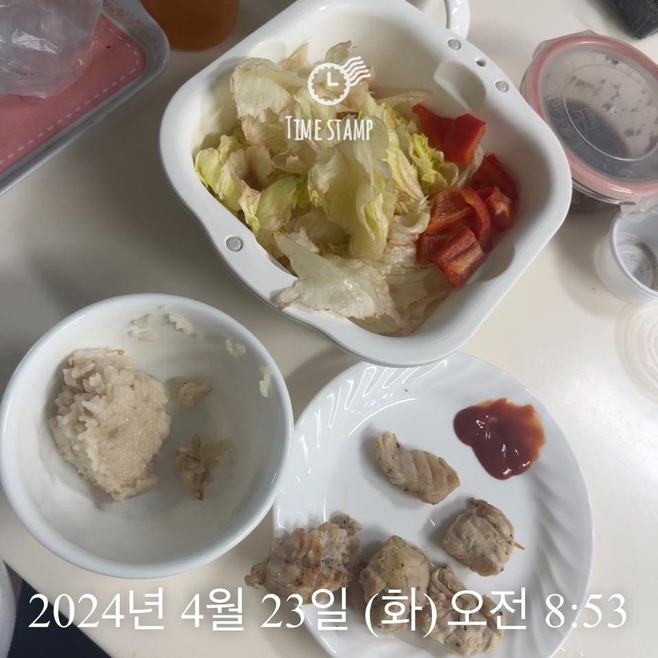 맛난 닭.. 원래 절대 닭가슴살 이런거 빨리
질리고 특유냄새때문에
항상 냉장고에서 방치해뒀는데
이건진짜 ...