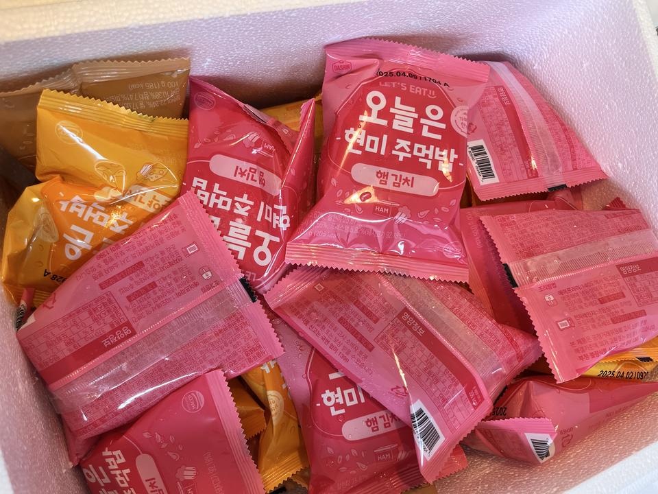 남편이랑 먹었는데 둘다 맛있었어요 곤약인데 적당히 포만감도 있어서 만족합니다