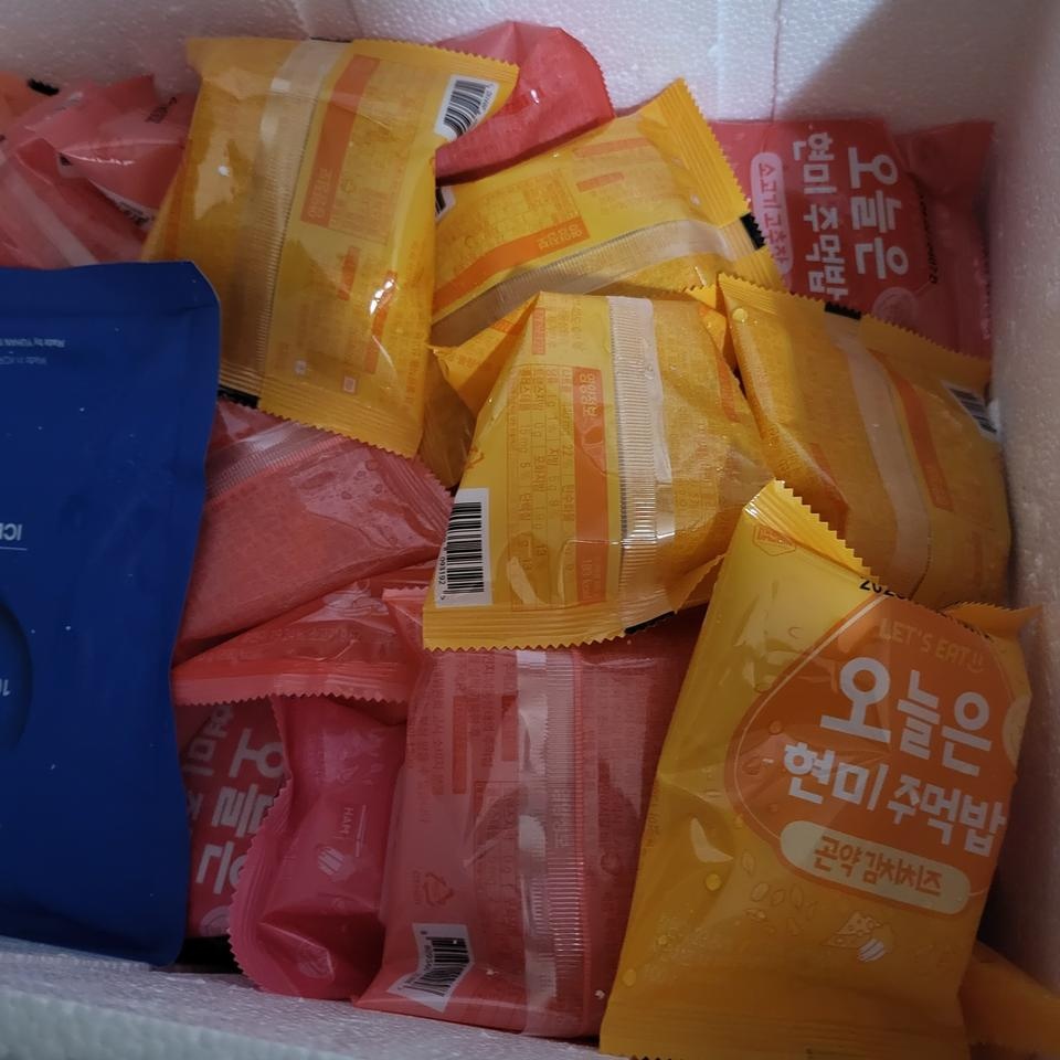 먹어보고 괜찮아서 더 주문했는데
뜯어져있는게 있더라구요ㅠ
그래도 그거 하나빼곤 다 괜찮아요