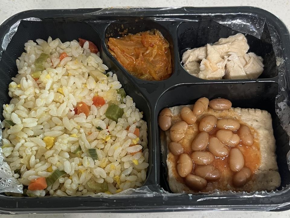 다이어트 도시락은 맛없을 거라는 편견이 있었는데
완전 맛있어서 계속 시켜먹을 것 같아요 다신 도시락으로...