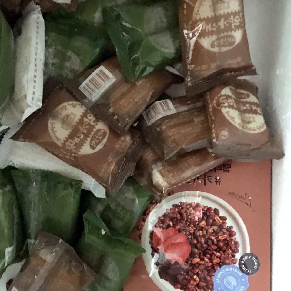 다 녹아서 와서 이게 맞나 싶긴한데.. 그래도 맛있게 잘 먹었습니다! 계피맛이 많이 나서 좋았어요!