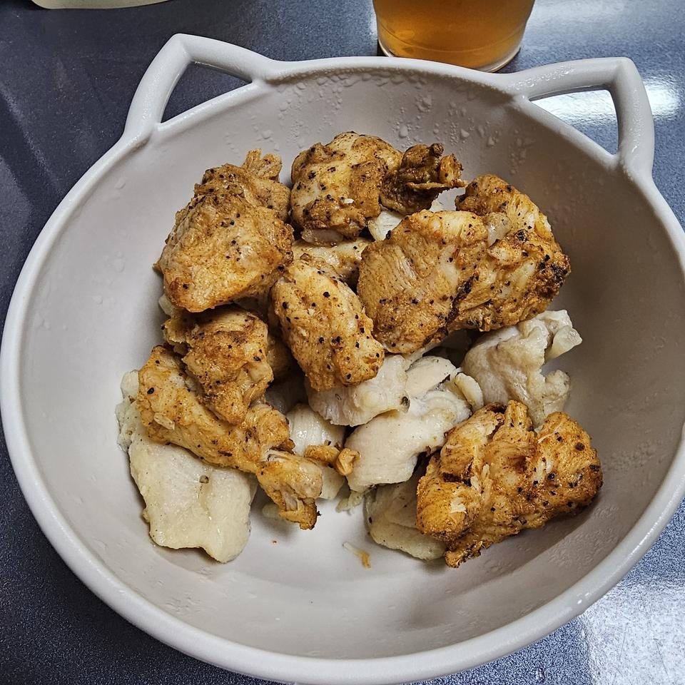 탄두리랑 오리지널입니다! 처음시켜봤는데 촉촉하고 안퍽퍽해서 맛있어요!