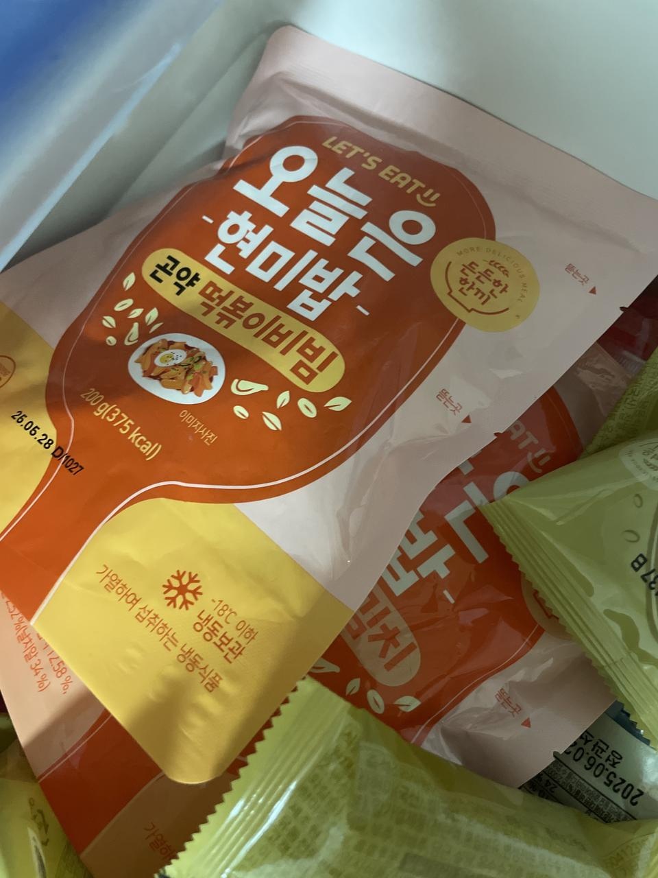 먹을만해요 별로 질리지도 않는 맛이에요.