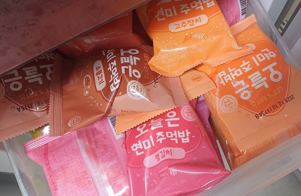 냉동실 한 칸이 꽉찼네여 ㅋㅋㅋ 간단하게 먹기 좋고 맛도 좋아요