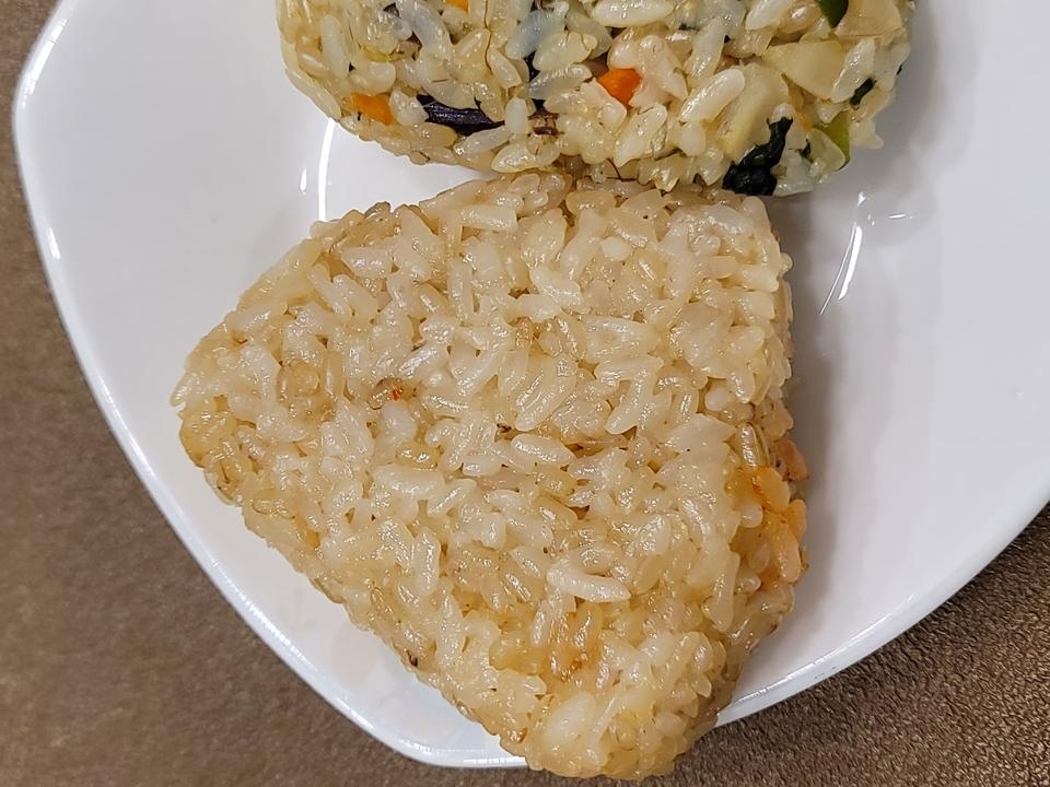 저녁이나 아침에 간단히 먹으려고 샀어요. 개별포장 되어 있는데다가 렌지에 간단히 데우기만 하면 되니 너...