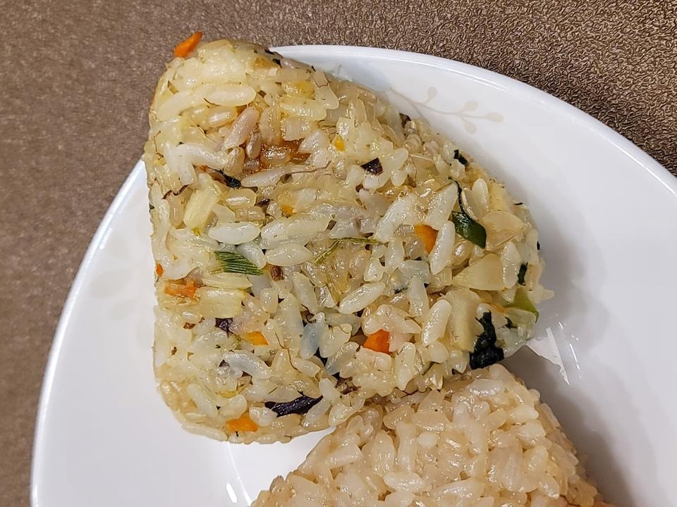 저녁이나 아침에 간단히 먹으려고 샀어요. 개별포장 되어 있는데다가 렌지에 간단히 데우기만 하면 되니 너...