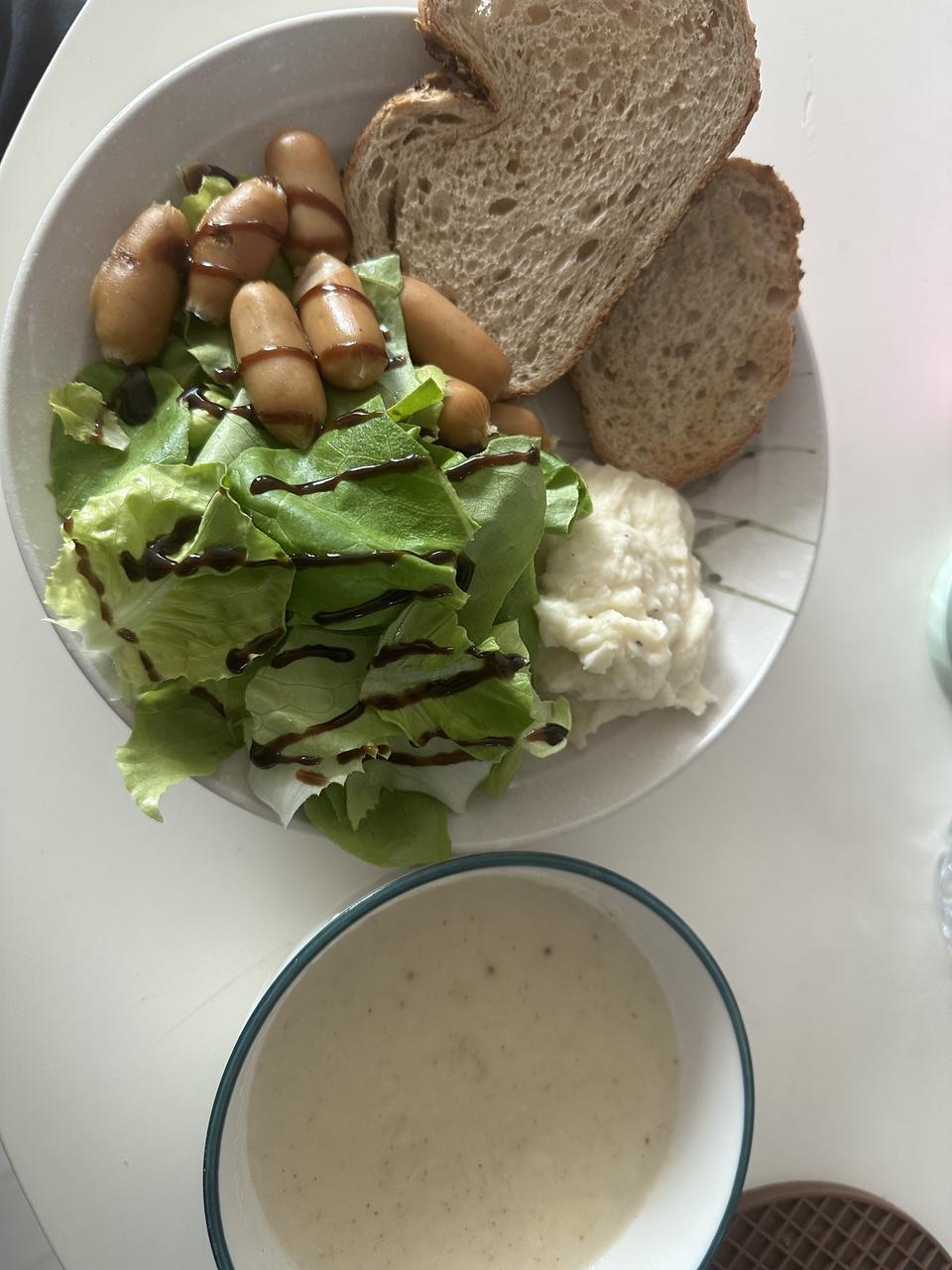 샐러드랑 같이 먹는데  맛있어요!! 뽀득뽀득 좋습니다앙!!! 다음에도 또 주문해야겠어요오