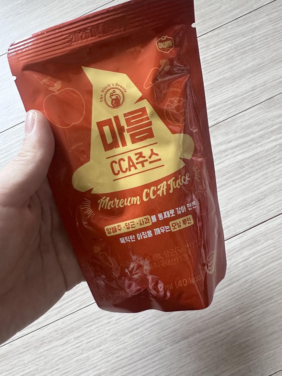 아기 돌잔치를 앞두고 식단 조절 중인데… 
변비가 너무 심해져서 배만뽈똑..
 마름 CCA 주스가 섬유...